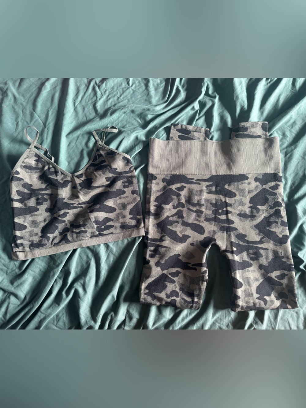 Bozzolo Green Camo Leggings Set medium